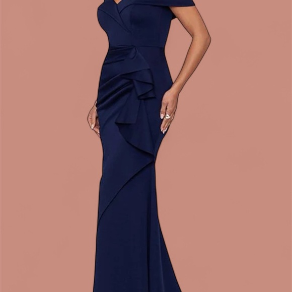 Elegant Navy Off-Shoulder Evening Gown - Picture 1 of 2